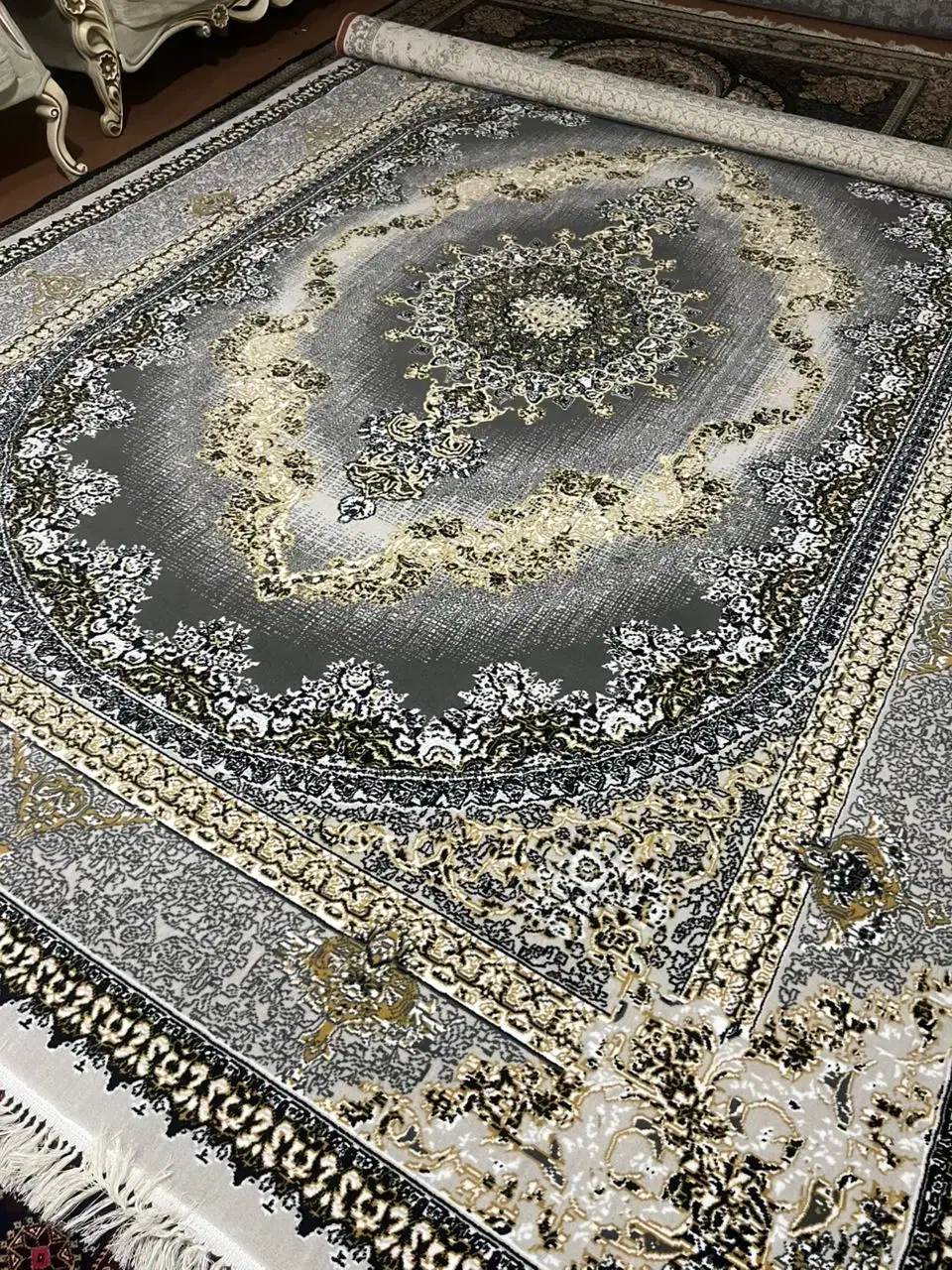 فروش و تعویض فرش نو با کهنه شما درب منزلتان|فرش|داراب, |دیوار