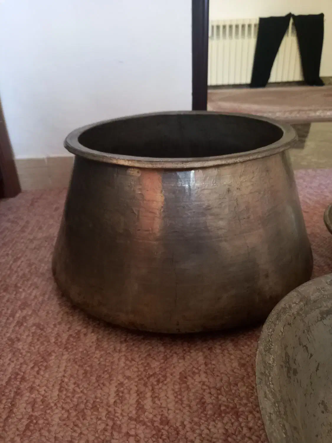 سه تکه ظرف مسی|کلکسیون اشیاء عتیقه|بابل, |دیوار