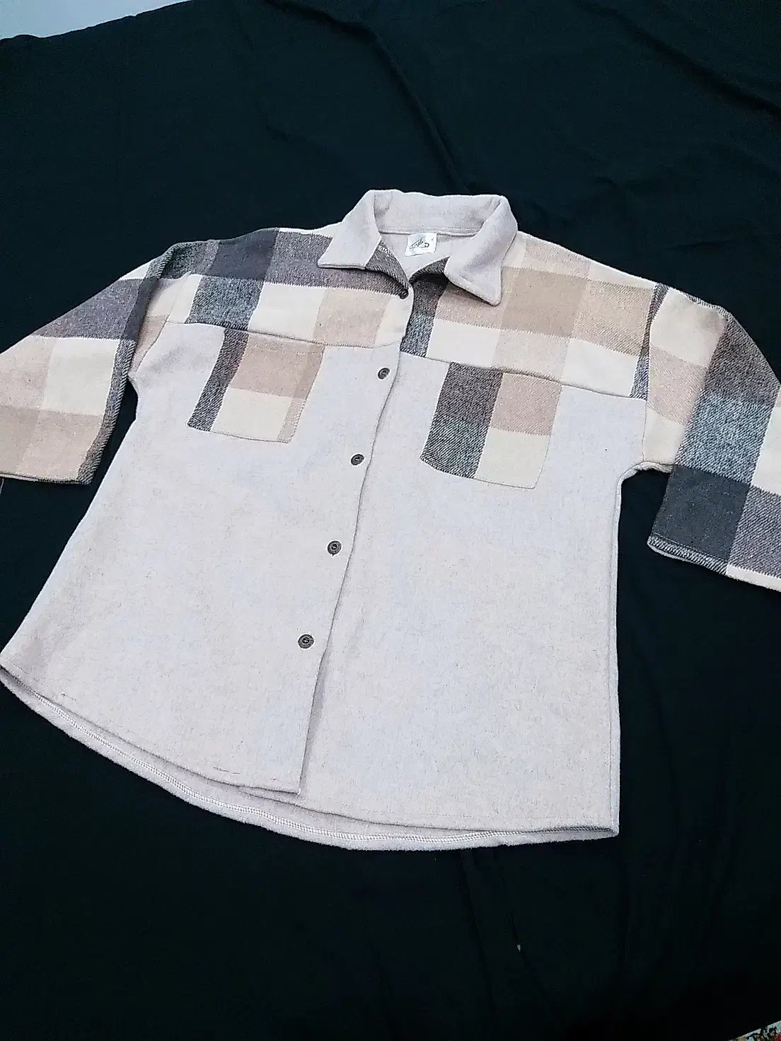 شکت زنانه|لباس|رشت, نخودچر|دیوار