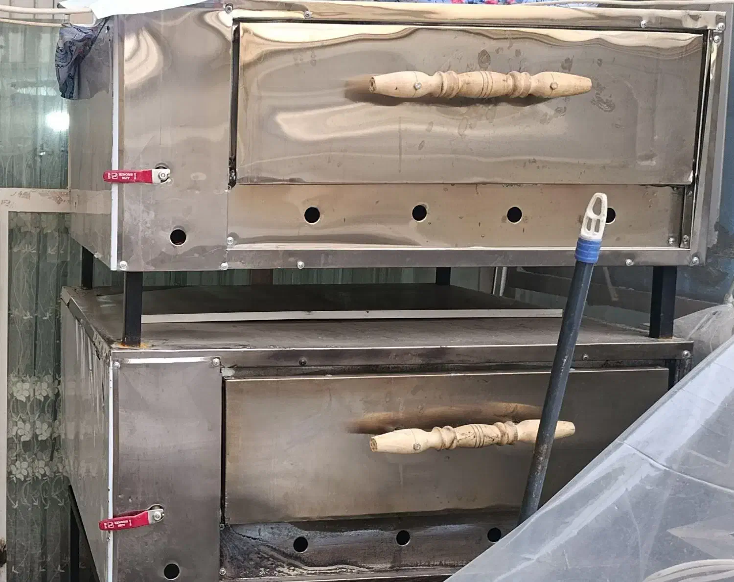 فر پیتزا|کافیشاپ و رستوران|اصفهان, ناصرخسرو|دیوار