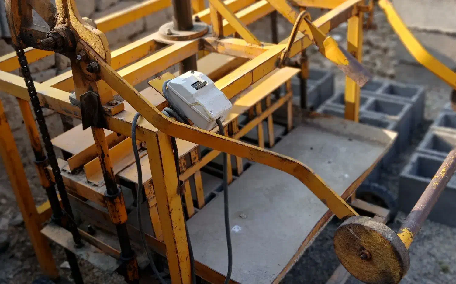 ( دستگاه بلوک زنی )|ماشینآلات صنعتی|سیلاخور, |دیوار