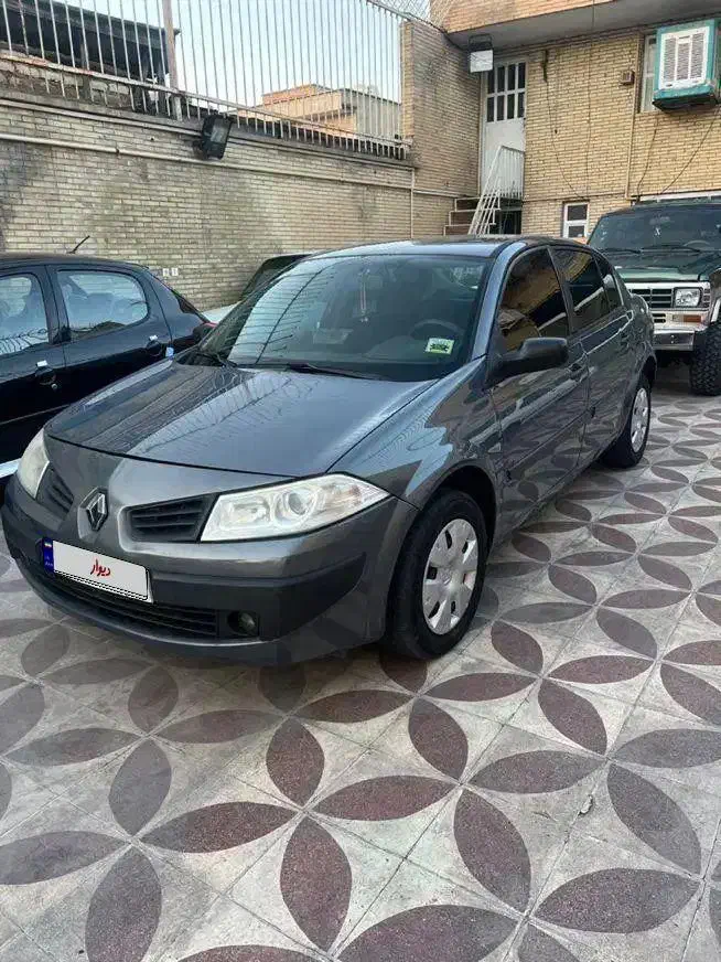 مگان1600cc مدل 88|خودرو سواری و وانت|شیراز, شیشه‌گری|دیوار
