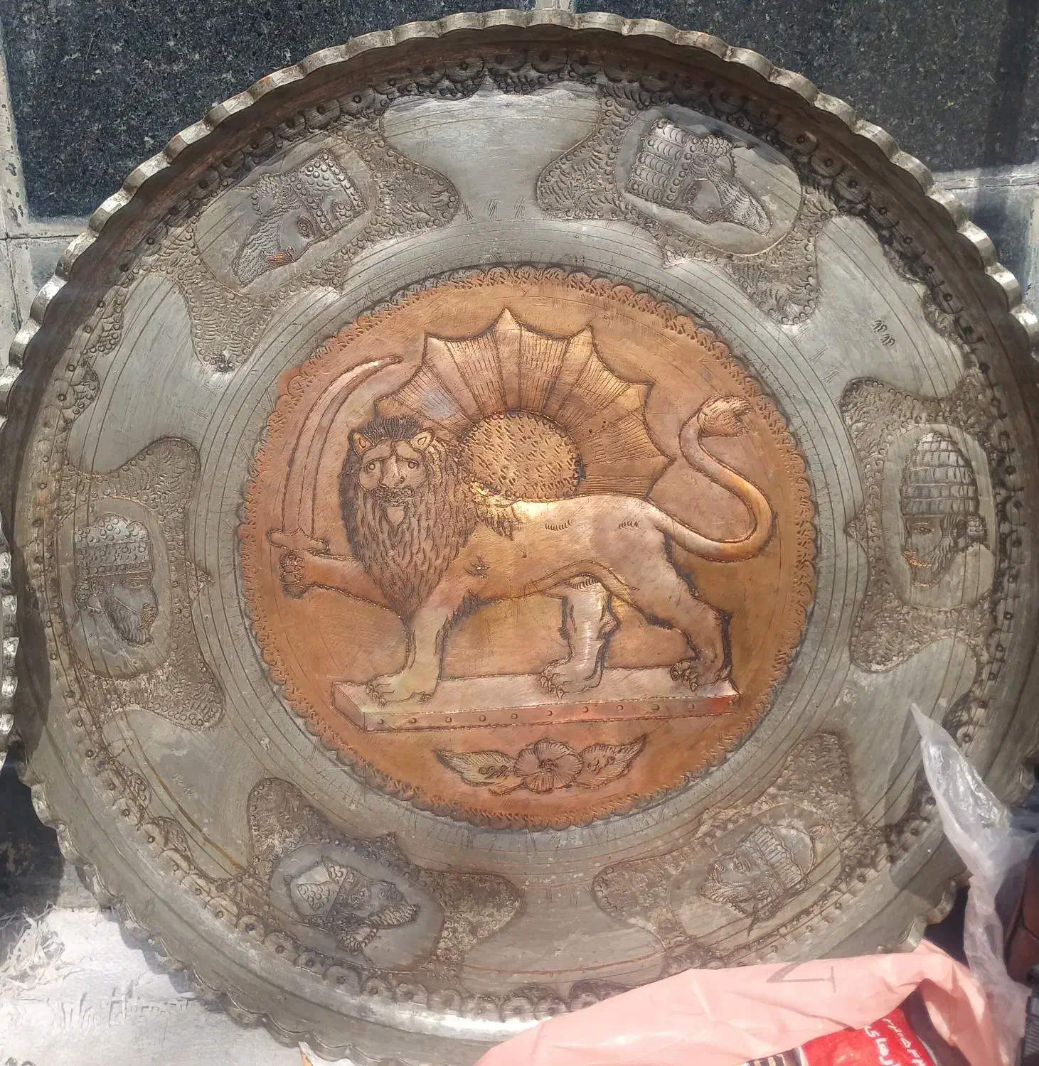 مجمعه مسی قلم کاری|کلکسیون اشیاء عتیقه|قرچک, داوود آباد|دیوار