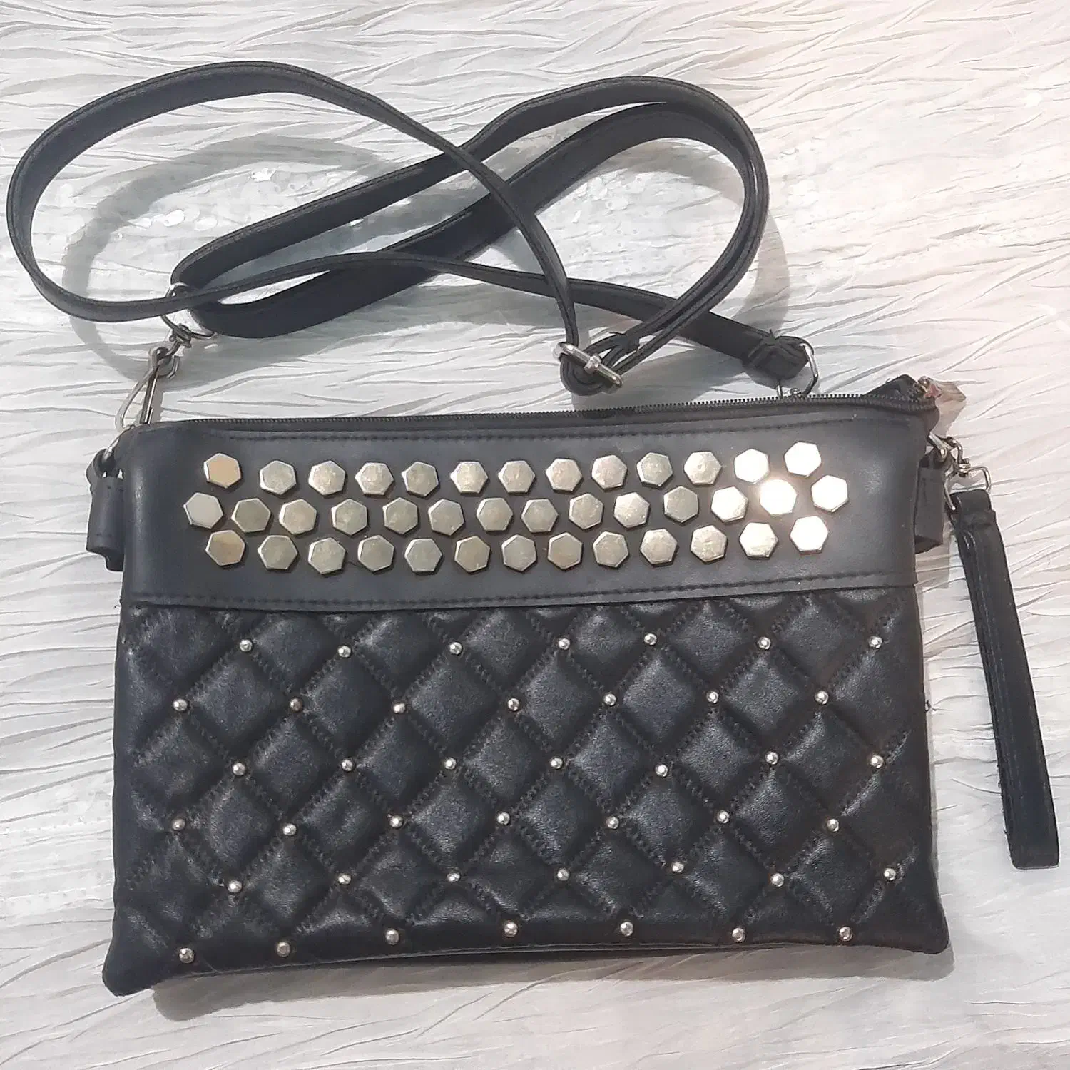 کیف|کیف، کفش، کمربند|مسجد سلیمان, |دیوار