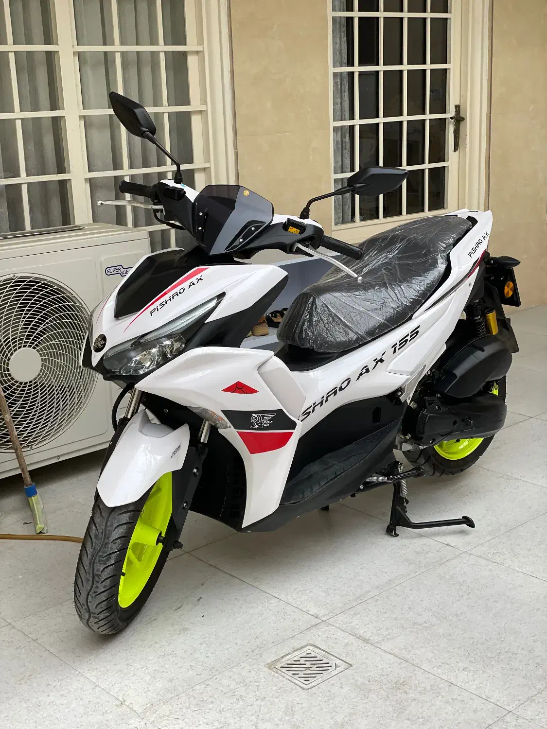 موتور پیشرو طرح آیروکس خشک وخاص|موتورسیکلت|ایذه, |دیوار