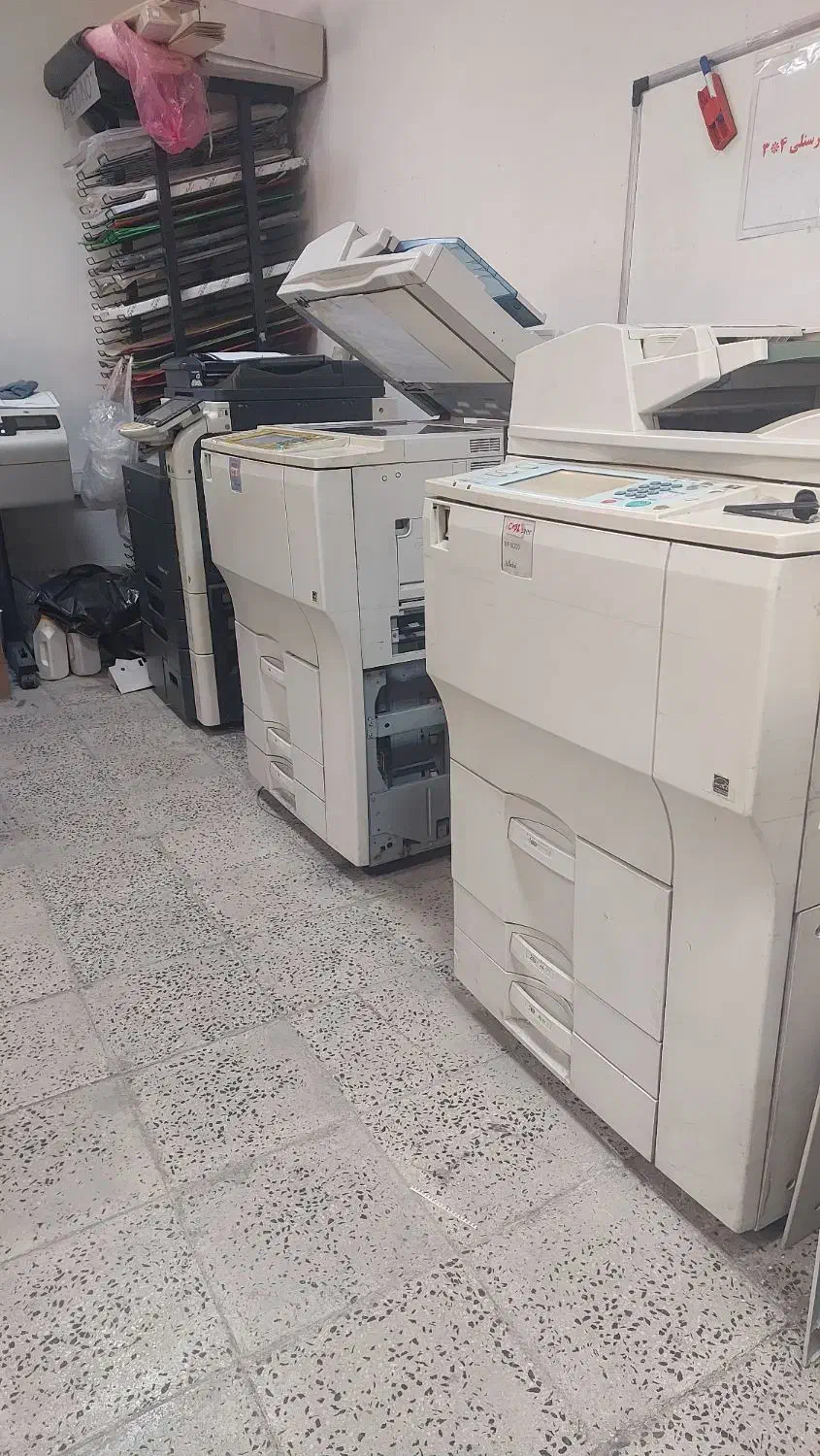 استخدام نیروی خانم جهت انجام خدمات کپی وپرینت|استخدام اداری و مدیریت|تهران, میدان ولیعصر|دیوار