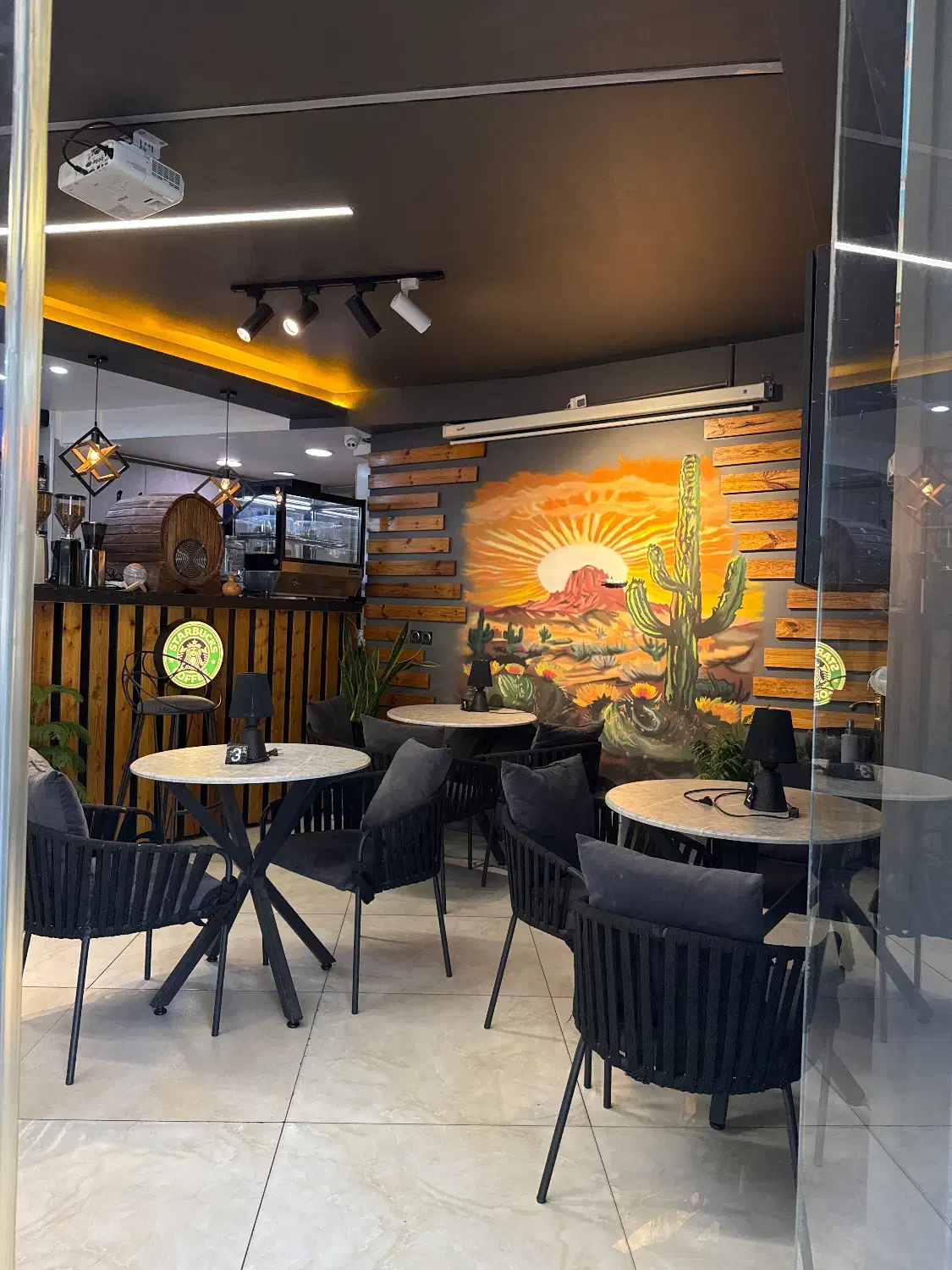 استخدام باریستا|استخدام خدمات فروشگاه و رستوران|تهران, نارمک|دیوار