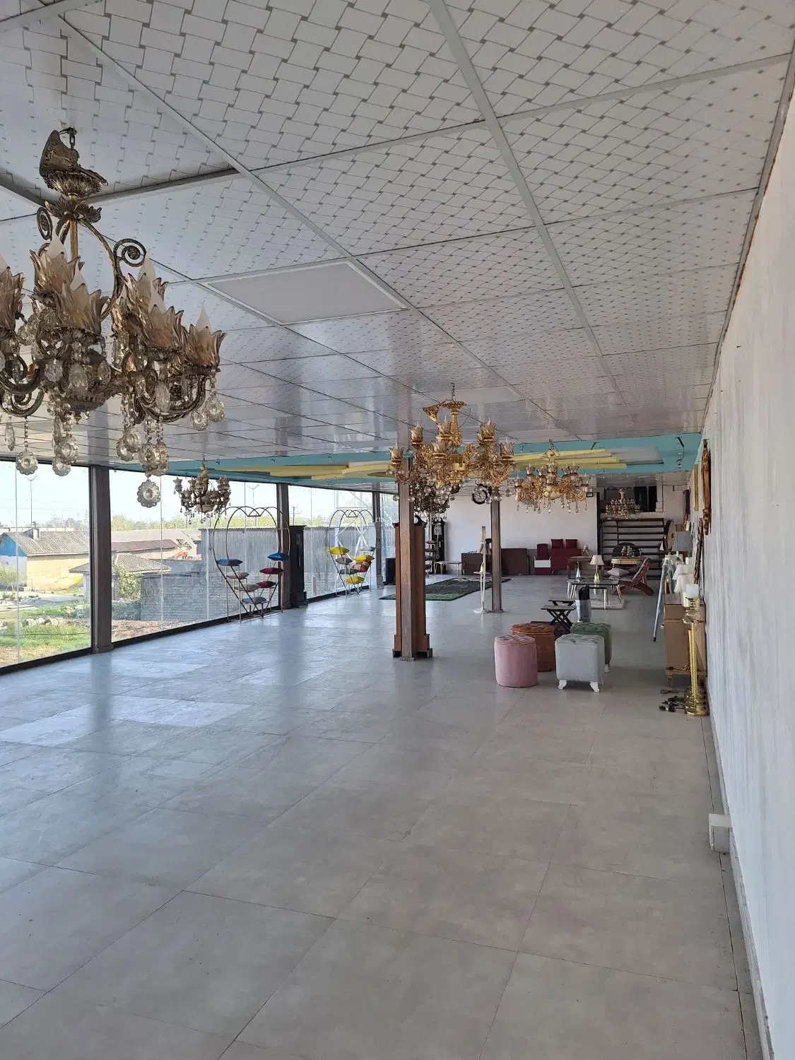 اجاره نمایشگاه انبار ۱۲۰۰ متر بر ۲ جاده فومن|اجارهٔ مغازه و غرفه|رشت, احمد گوراب|دیوار