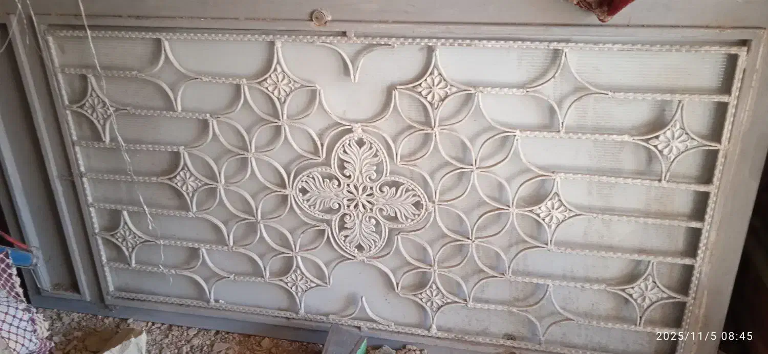 درب آهنی حیات نواثلان کارنکرده|مصالح و تجهیزات ساختمان|ایلام, |دیوار