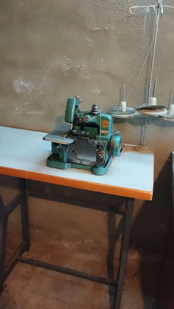 چرخ سردوز به همراه میز|چرخ خیاطی و ریسندگی|تویسرکان, |دیوار