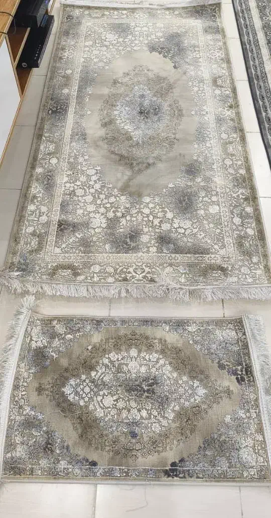 یک عدد فرش توی راهرو وپادری نو فروشی|فرش|اهواز, بیست متری شهدا|دیوار