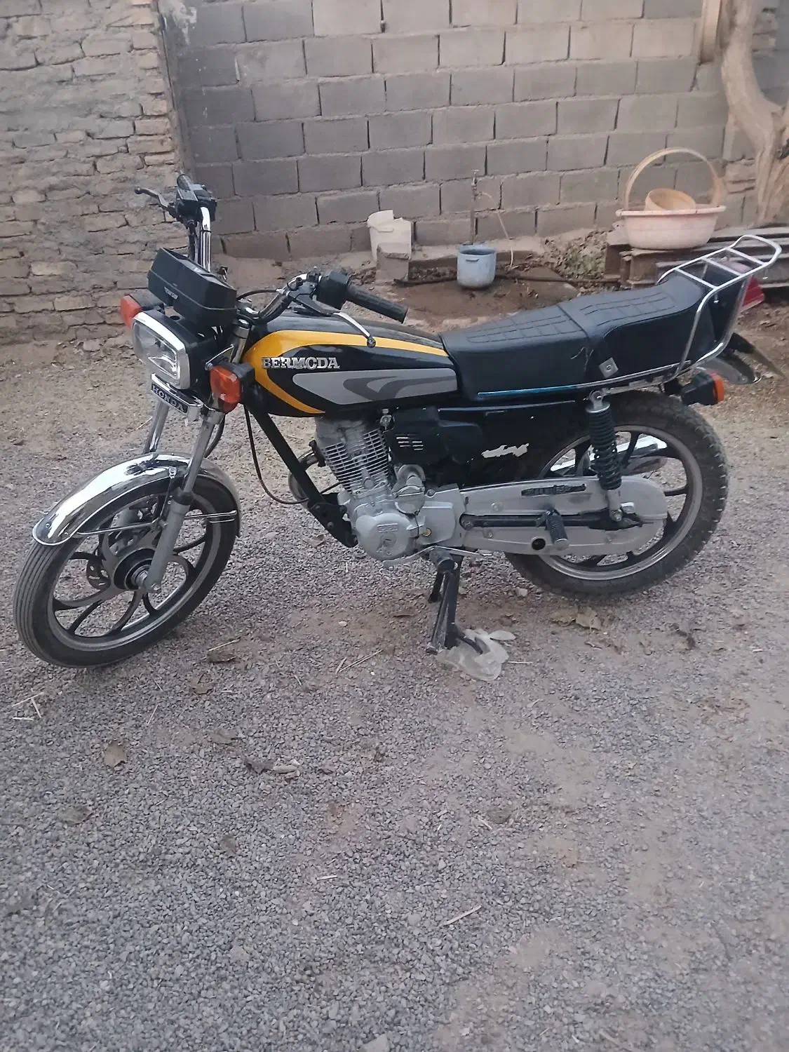 موتور ۲۰۰|موتورسیکلت|پائین جام, |دیوار