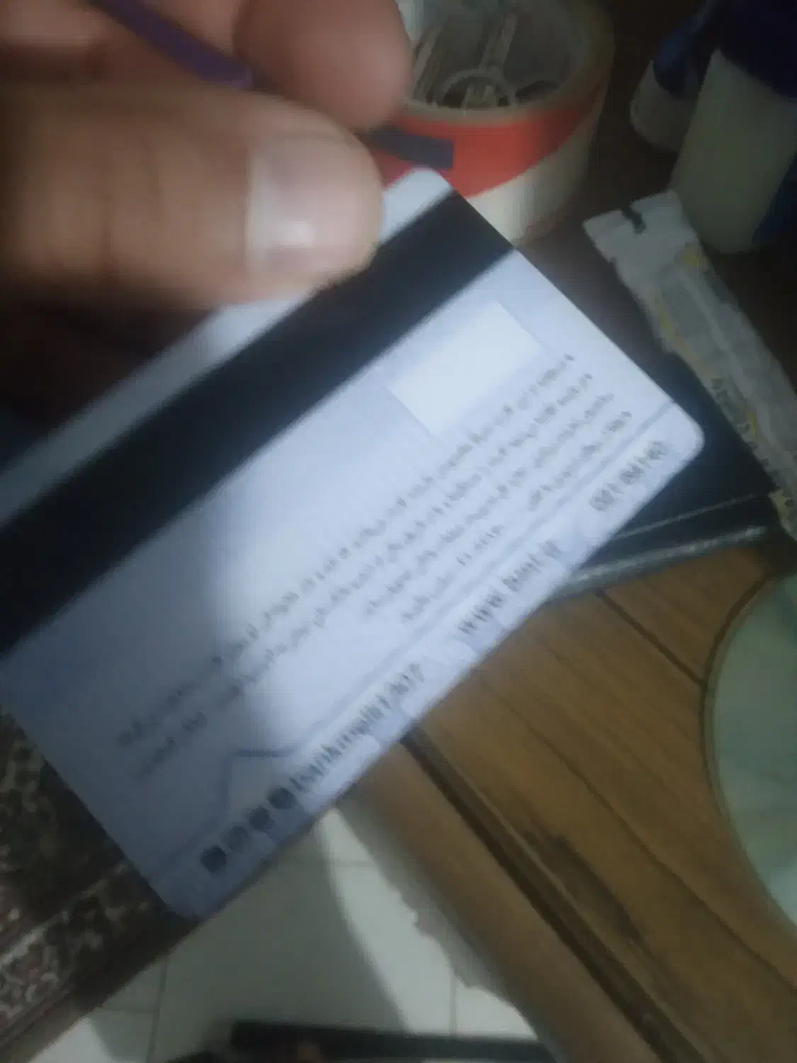 کیف پول حاوی مدارک|اشیا|مهاجران, |دیوار