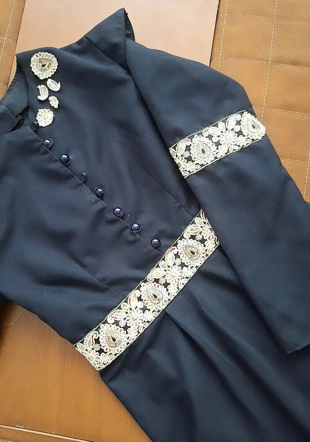 مانتو|لباس|خوسف, |دیوار