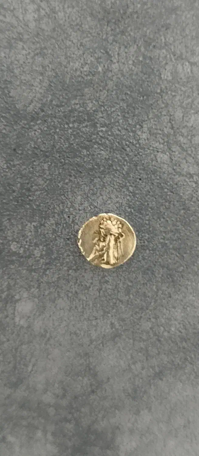 سکه نقره باستانی اشکانی|کلکسیون اشیاء عتیقه|ساری, |دیوار