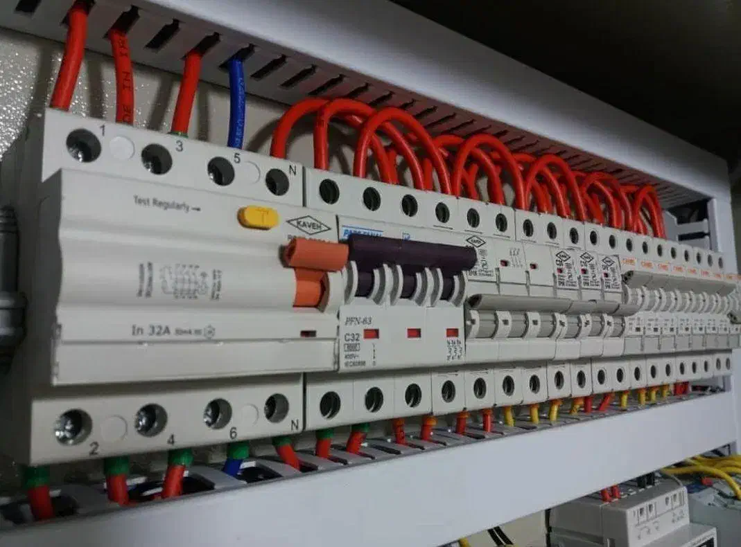 برقکاری ونصب دوربین وتاسیسات وسرویس ابگرمکن وبخاری|خدمات پیشه و مهارت|ورامین, ورامین|دیوار