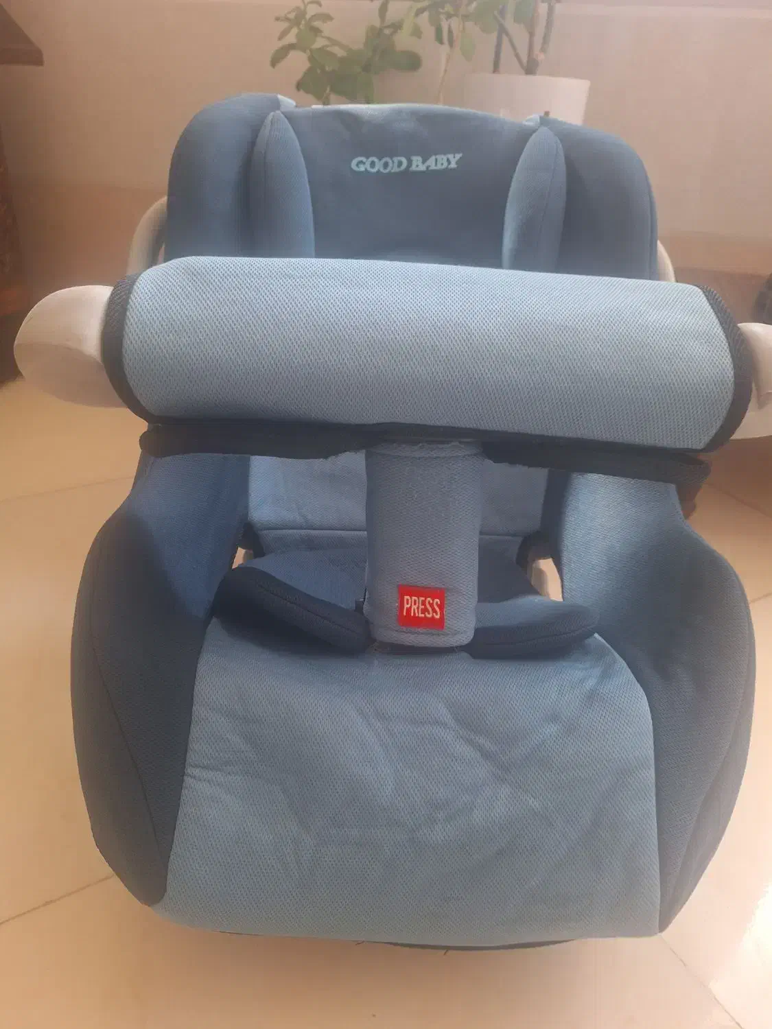 صندلی کودک ماشین در حد نو  1200|تخت و صندلی بچه|کاشان, راوند|دیوار