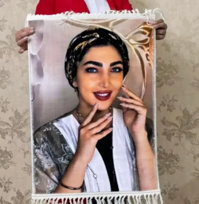 هدیه روز مادر|تابلو فرش|کاشان, فین کوچک|دیوار