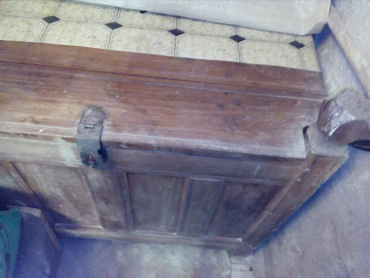 صندوق چوبی قدیمی|صنایع دستی و سایر لوازم تزئینی|رشت, چمارسرا|دیوار