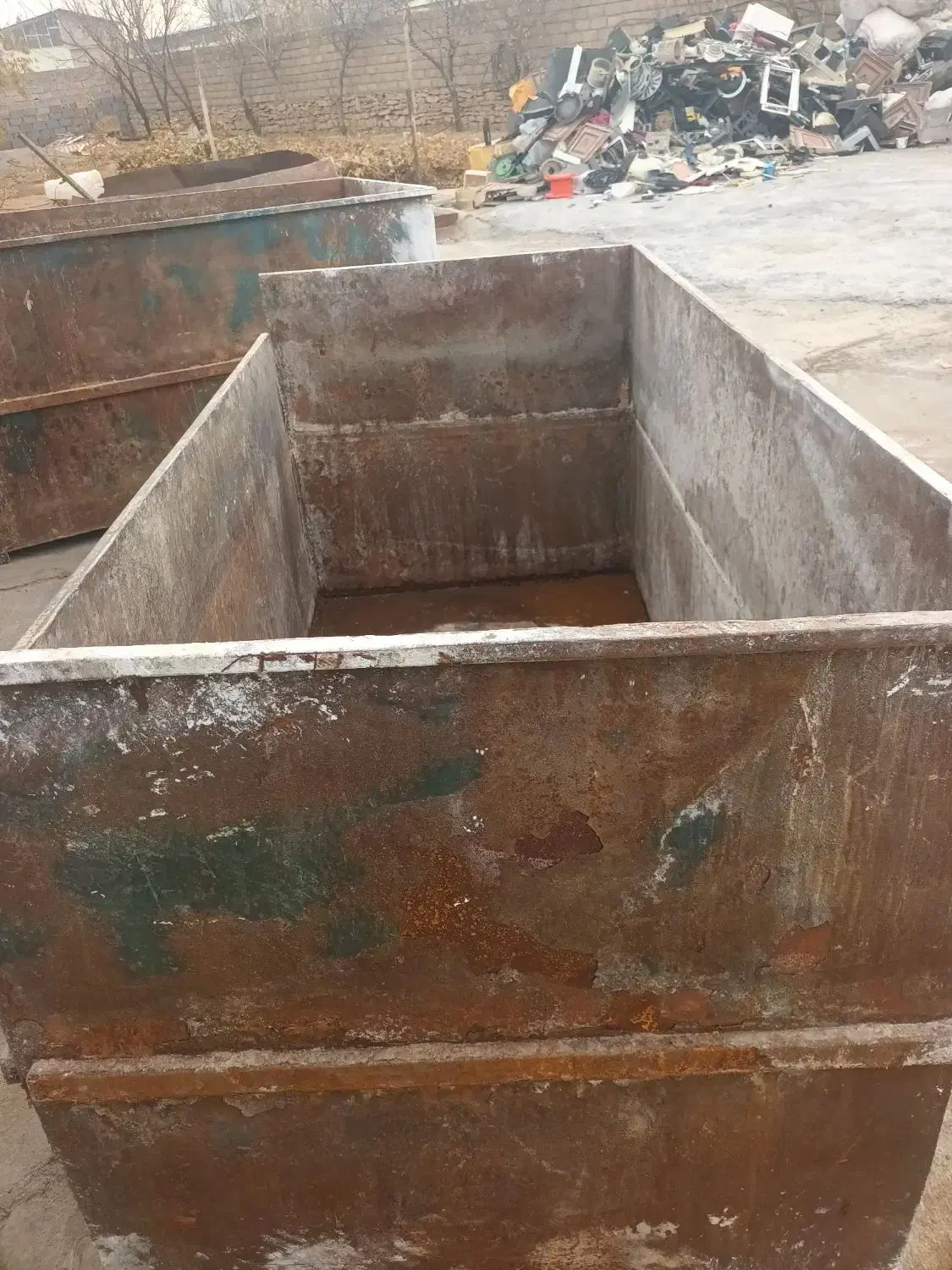 تشت آب نمک و آسیاب پلاستیک|ماشین‌آلات صنعتی|همدان, |دیوار