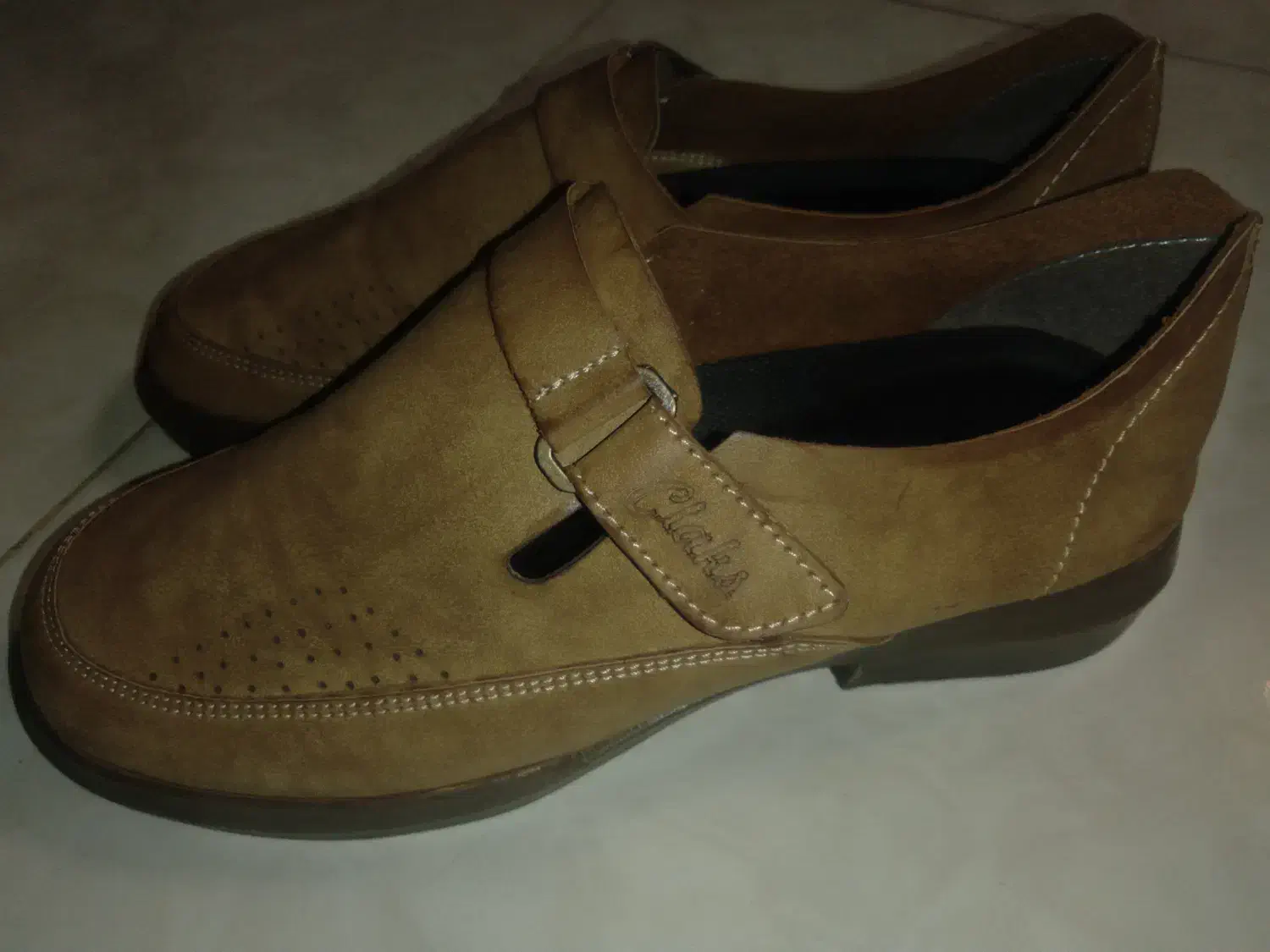 کفش اسپرت|کیف، کفش، کمربند|ساری, |دیوار