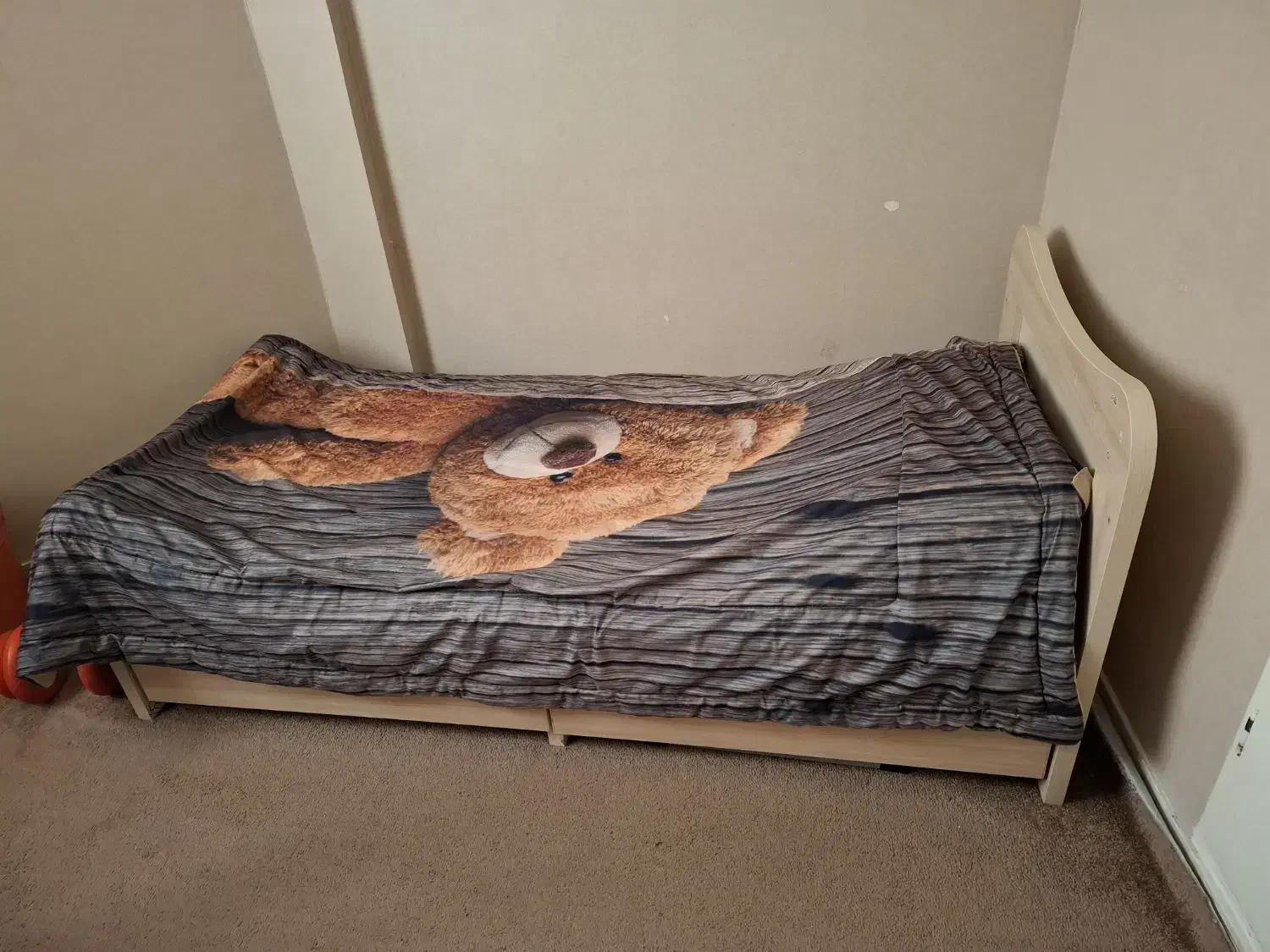 ست تخت با تشک رویا فنری کمد دراور و بوفه شیشه ای|تخت و سرویس خواب|تهران, نیروی هوایی (پیروزی)|دیوار