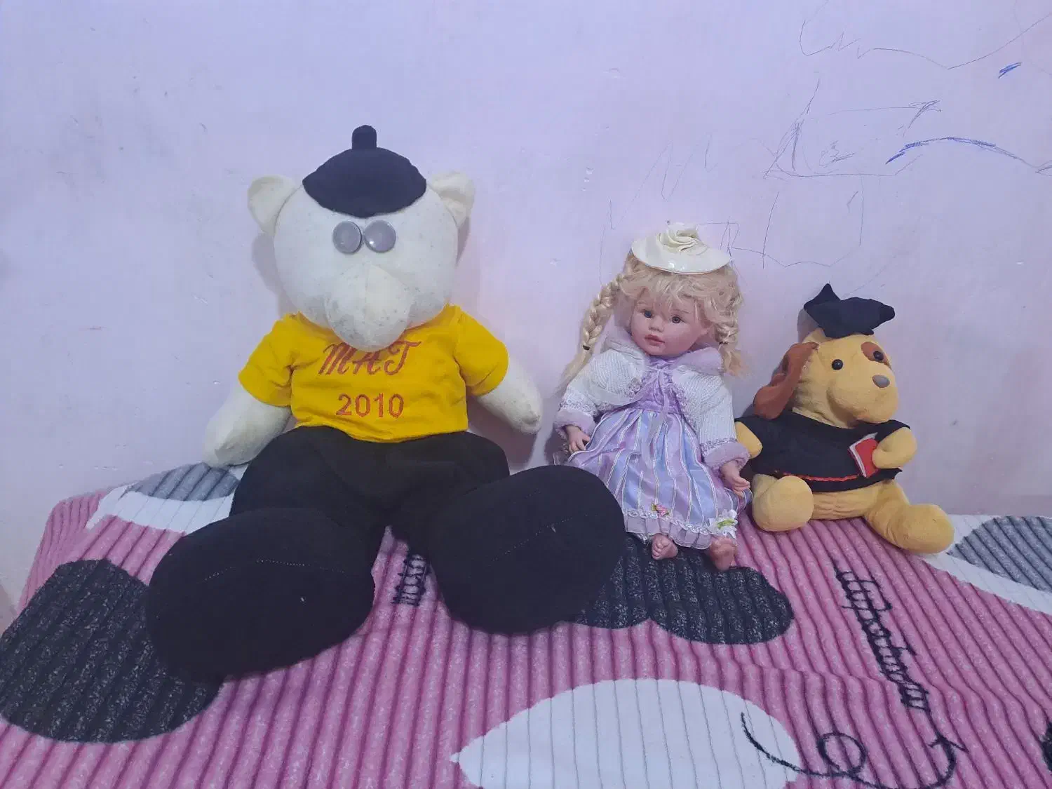 عروسک|اسباببازی بچه|رشت, معلولین|دیوار