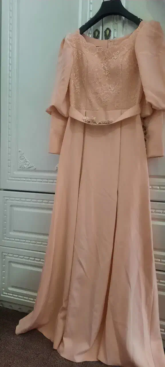 لباس مجلسی|لباس|قم, حکمت شمالی|دیوار