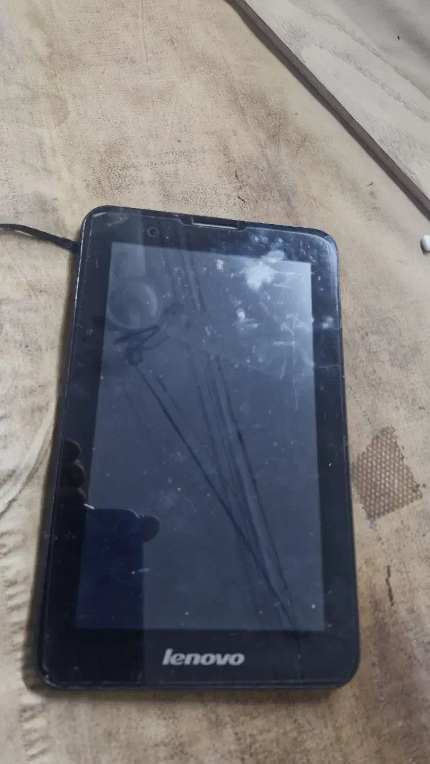 تبلت|تبلت|قم, هفت تیر|دیوار