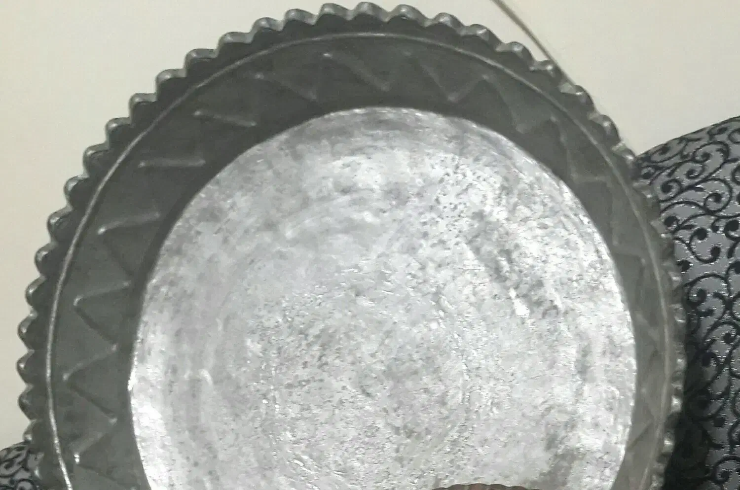 یک عدد تشت بزرگ مسی بسیار بسیار قدیمی قطر 60 سانت|کلکسیون اشیاء عتیقه|ساری, |دیوار