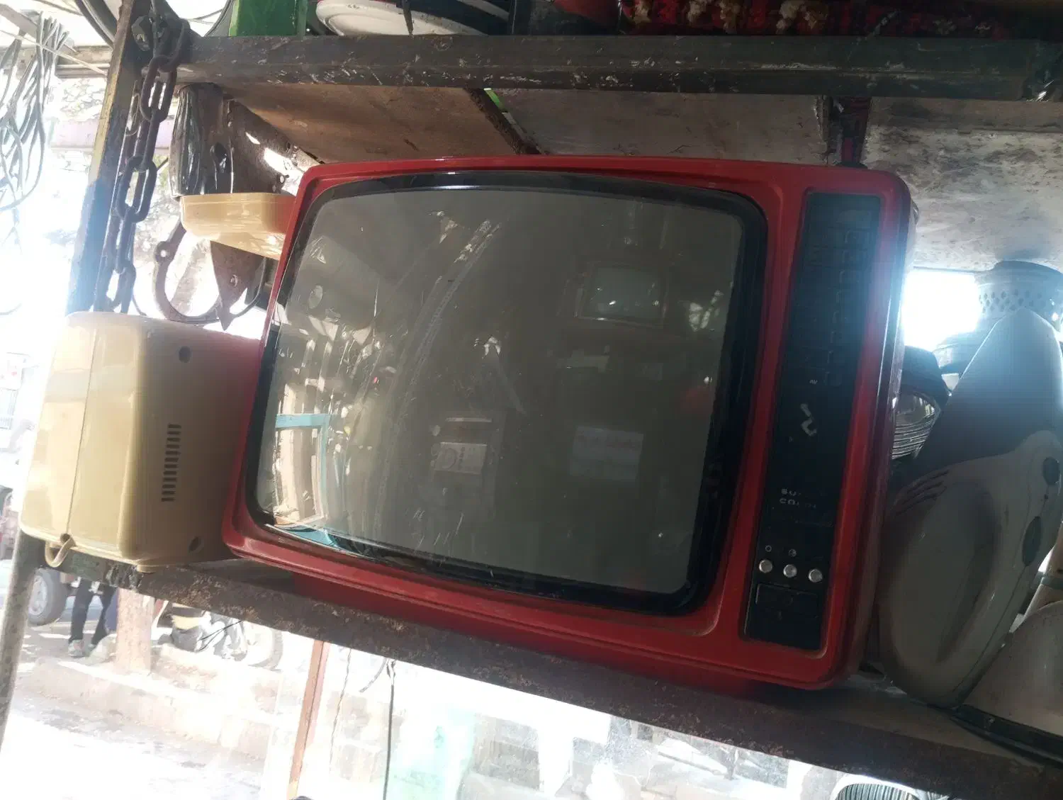 تلویزیون سیاه و سفید و رنگی|تلویزیون و پروژکتور|قوچان, |دیوار