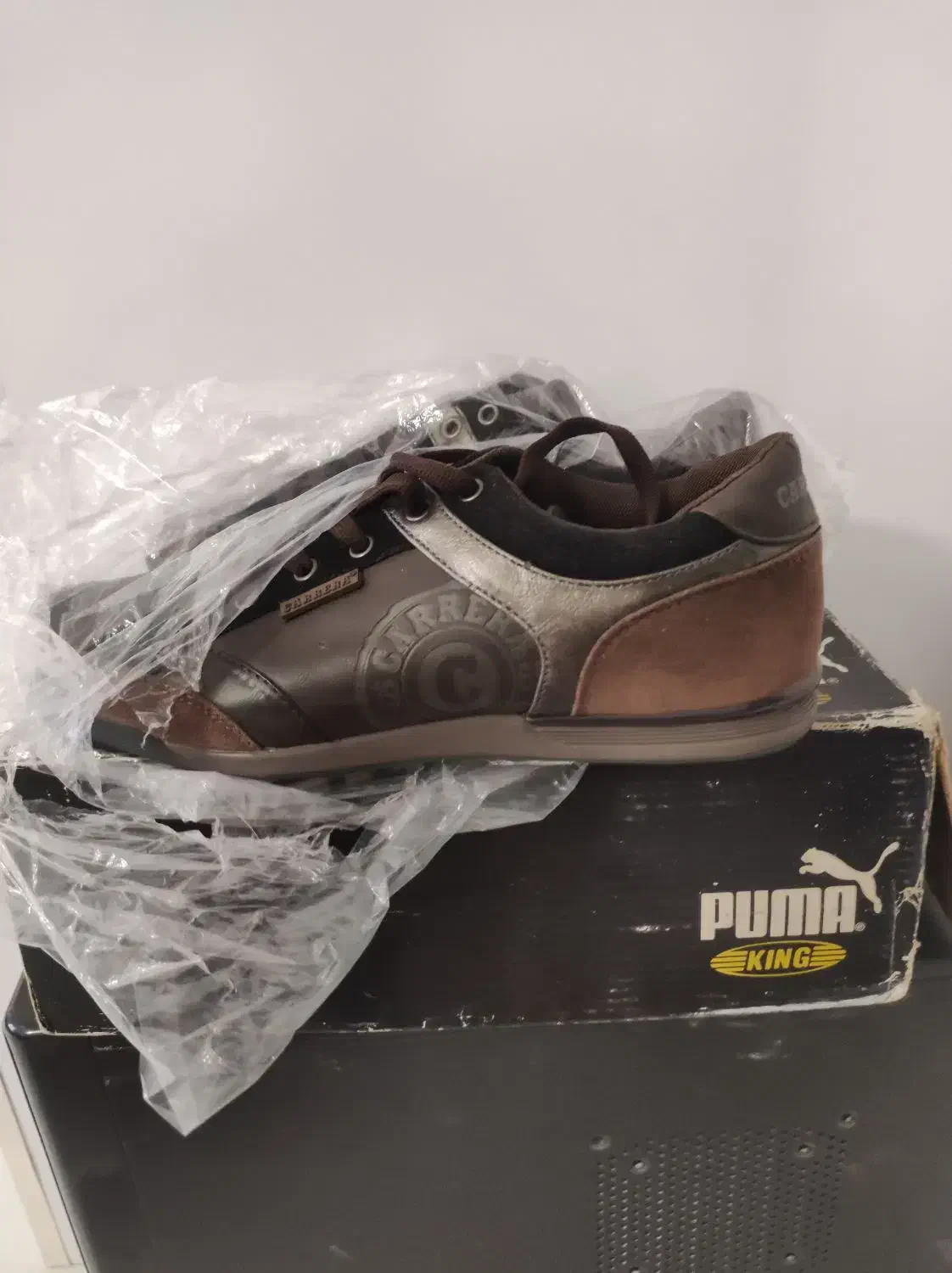 کفش کتونی و یک جفت زنانه چرم|کیف، کفش، کمربند|شاهینشهر, مخابرات (شهید بهشتی)|دیوار