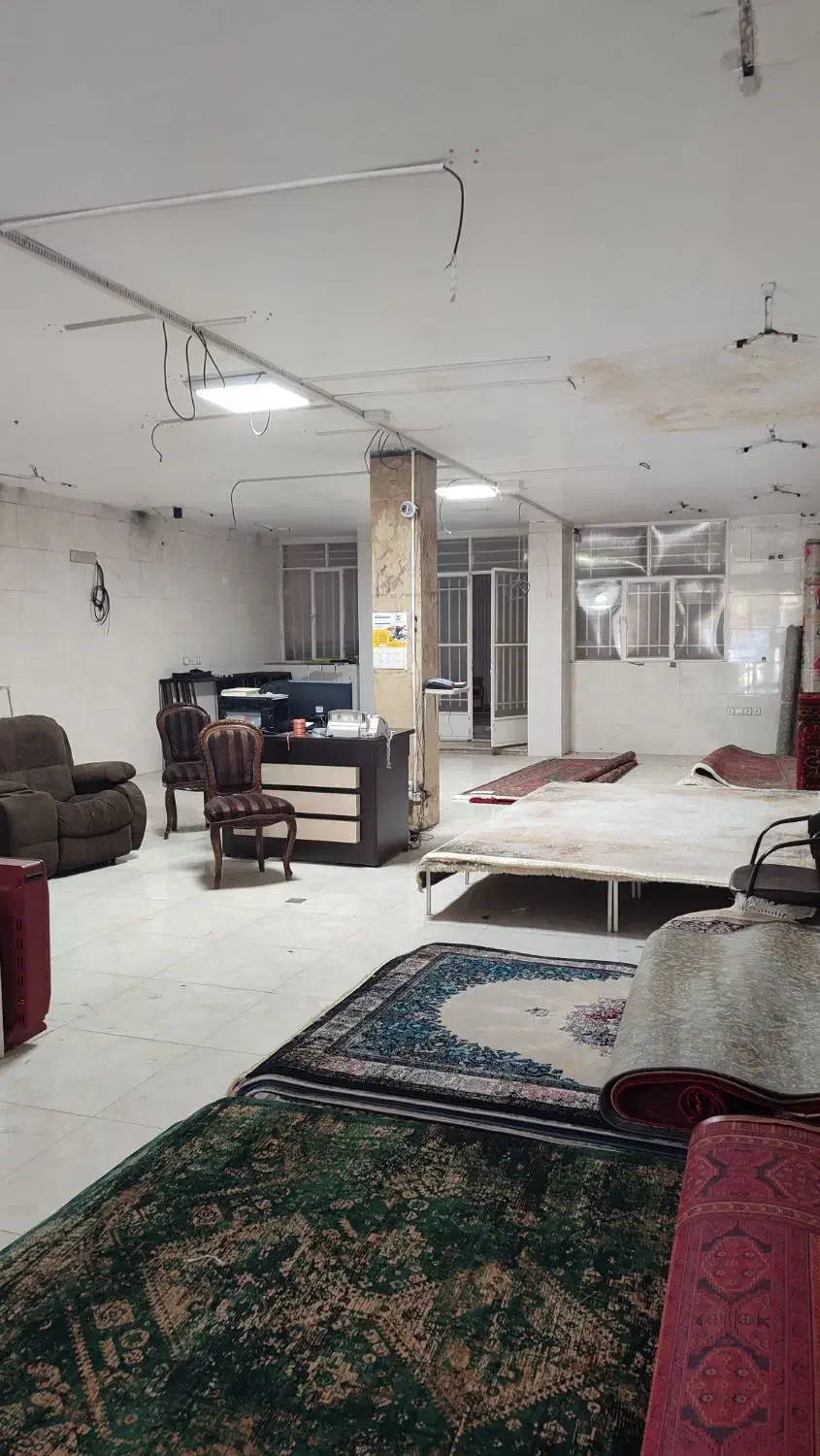 مغازه ۲۰۰متری همکف برگلخانه خانه اصفهان(همه مشاغل)|اجارهٔ مغازه و غرفه|اصفهان, خانه اصفهان|دیوار