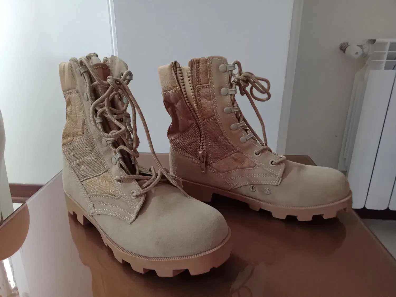 پوتین خارجی نو|کیف، کفش، کمربند|پردیس, فاز ۸|دیوار