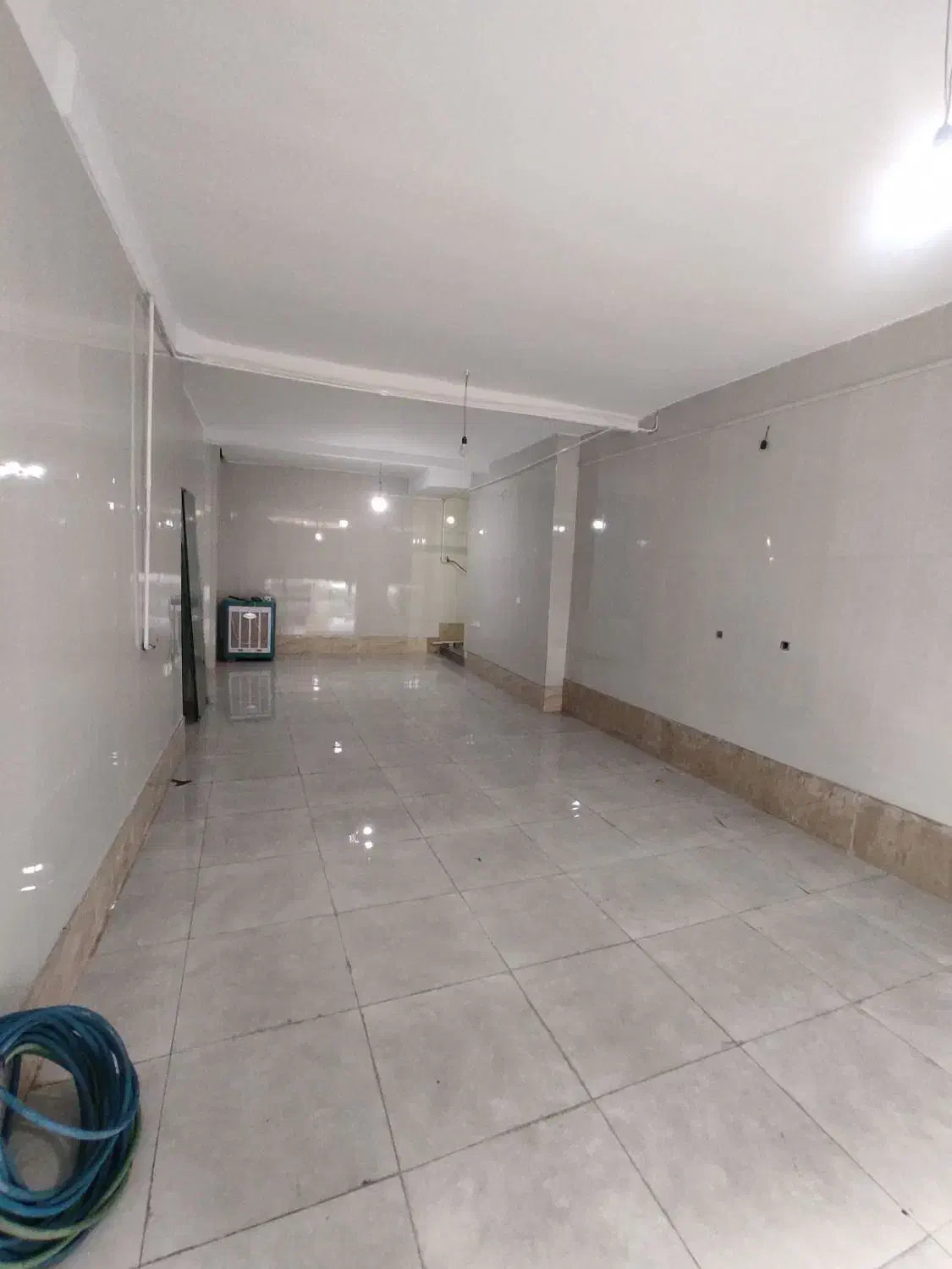 یک باب مغازه ۶۰ متری بر مطهری برق سه فاز دار|اجارهٔ مغازه و غرفه|تهران, خاک سفید|دیوار