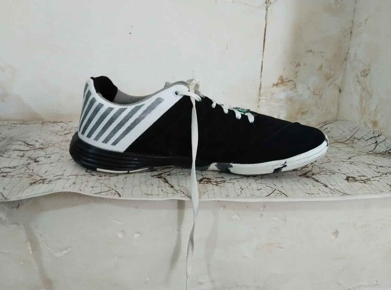 کفش فوتسال لونارگتو|کیف، کفش، کمربند|تربت جام, جامی|دیوار