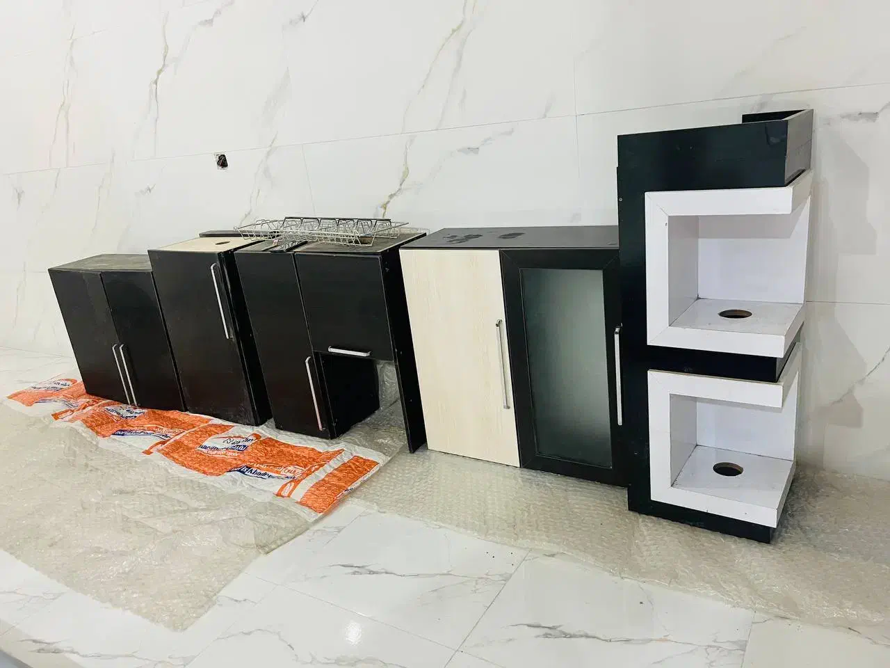 درب چوبی و کابینت آشپزخانه|مصالح و تجهیزات ساختمان|پارسآباد, |دیوار