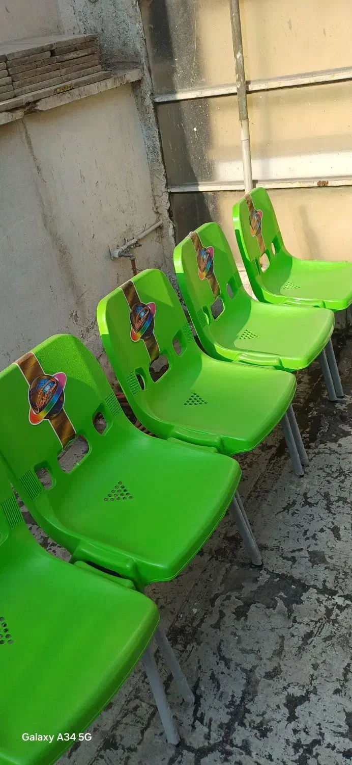 صندلی پلاستیکی پایه فلزی سبز رنگ ناصر با کد ۸۰۸|صندلی و نیمکت|تهران, افسریه شمالی|دیوار