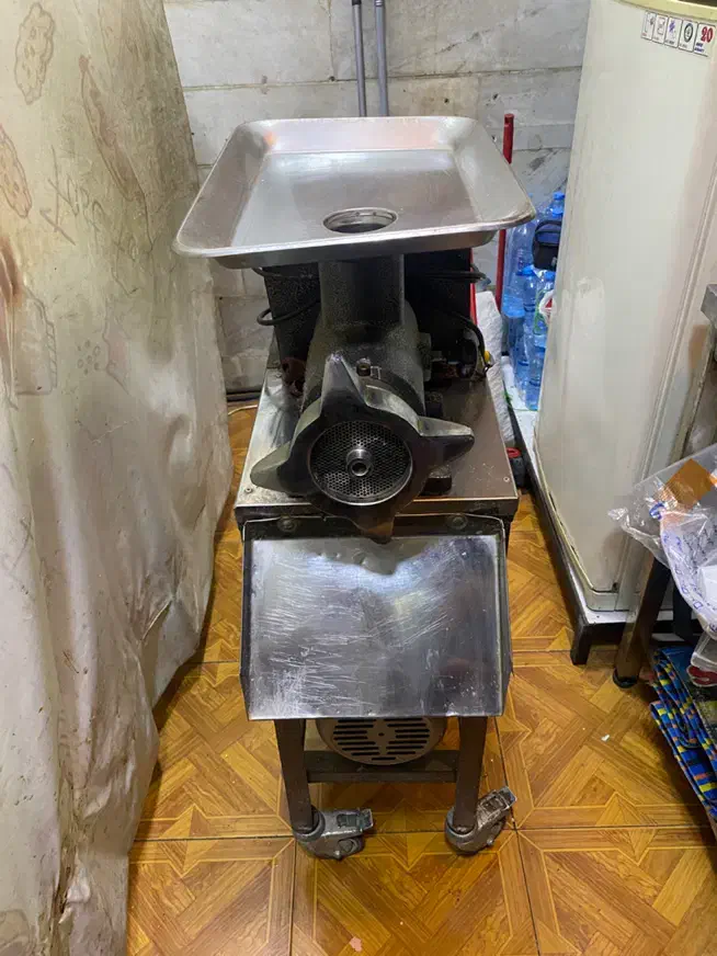 چرخ گوشت صنعتی ۳۲|کافی‌شاپ و رستوران|تهران, شهرک طالقانی|دیوار