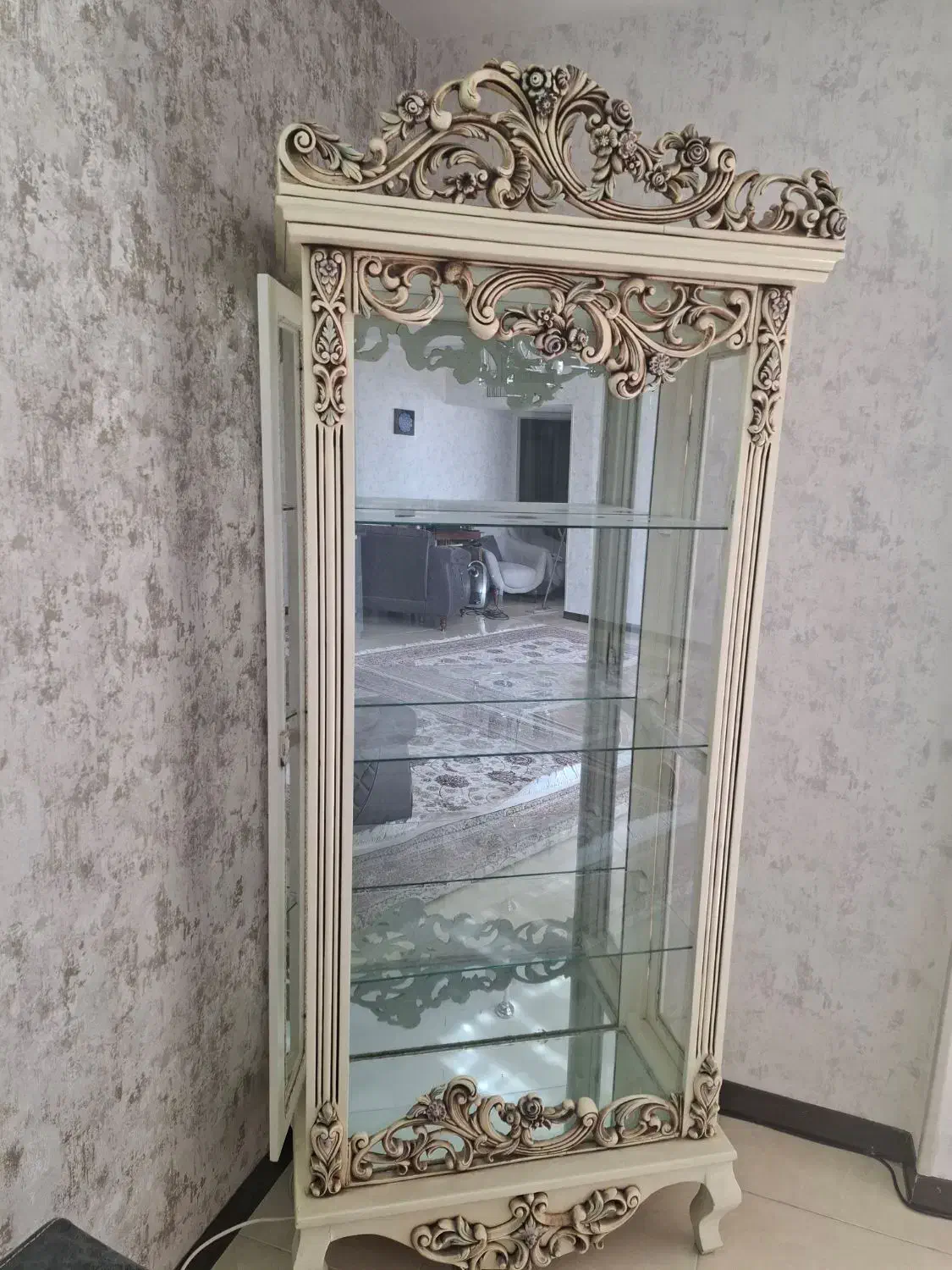 بوفه ویترین کنار سالنی چهار طبقه جنس چوب سالم|بوفه، ویترین، کنسول|اصفهان, ملک‌شهر|دیوار