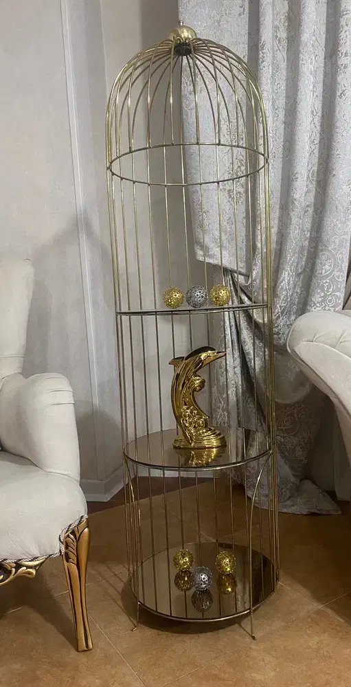 کنار سالنی و میز|بوفه، ویترین، کنسول|مشکیندشت, |دیوار