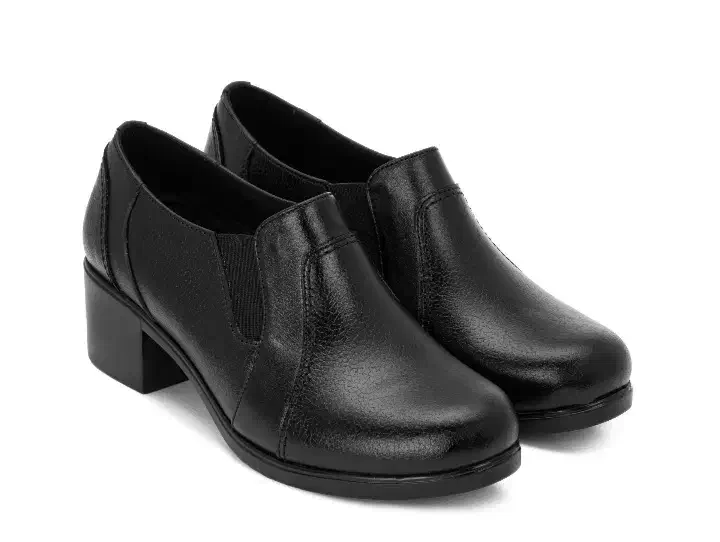 ۱۲۰جفت کفش بصورت یکجا|کیف، کفش، کمربند|قره ضیاالدین, |دیوار