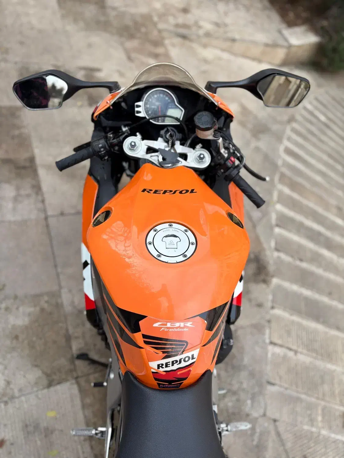 cbr 1000|موتورسیکلت|تهران, زرگنده|دیوار