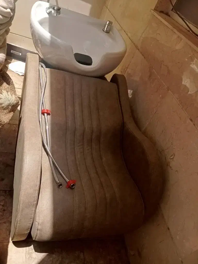 تخت و سرشور آنتیک|آرایشگاه و سالن‌های زیبایی|پاکدشت, پاکدشت (مامازند)|دیوار