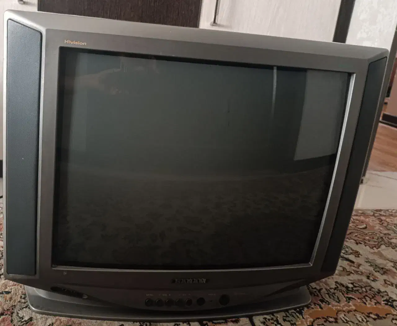 تلویزیون ۲۱ اینچ همراه با میز|تلویزیون و پروژکتور|مشهد, سید رضی|دیوار