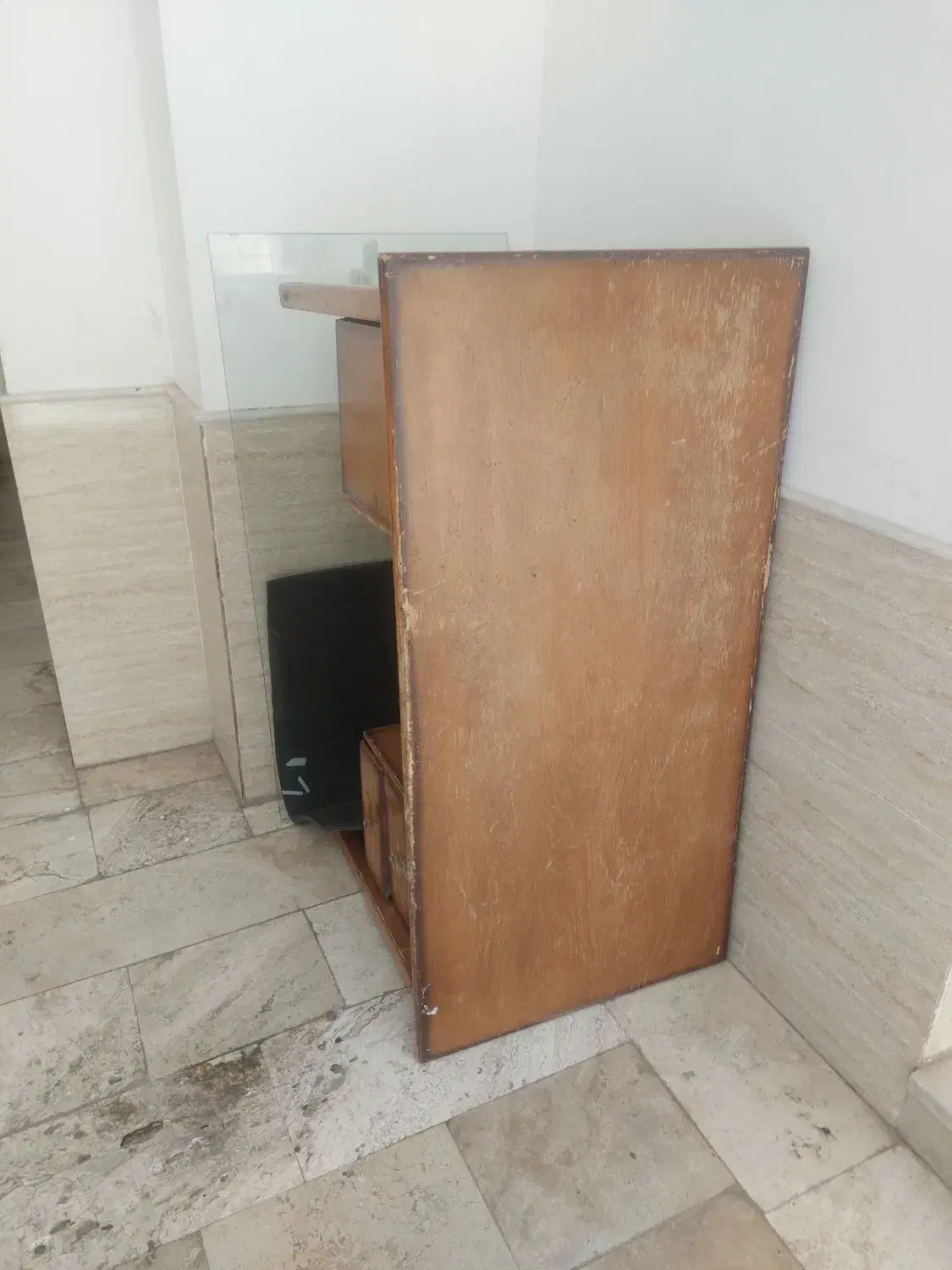 میز چوبی با شیشه|میز تحریر و کامپیوتر|قم, سراجه (۱۵ خرداد)|دیوار