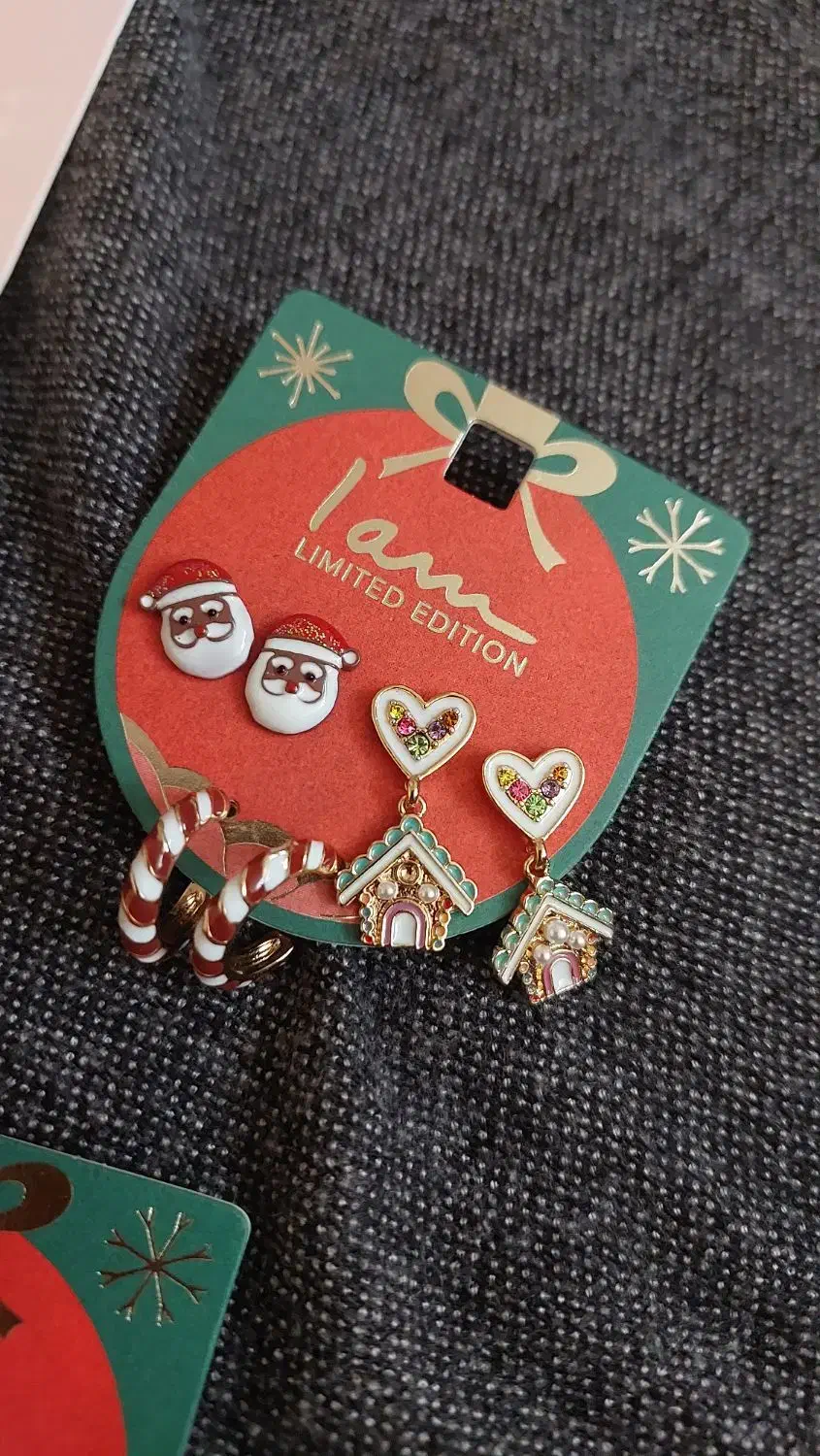 تعدادی گوشواره کریسمسی|بدلیجات|رشت, کوی حسینی|دیوار