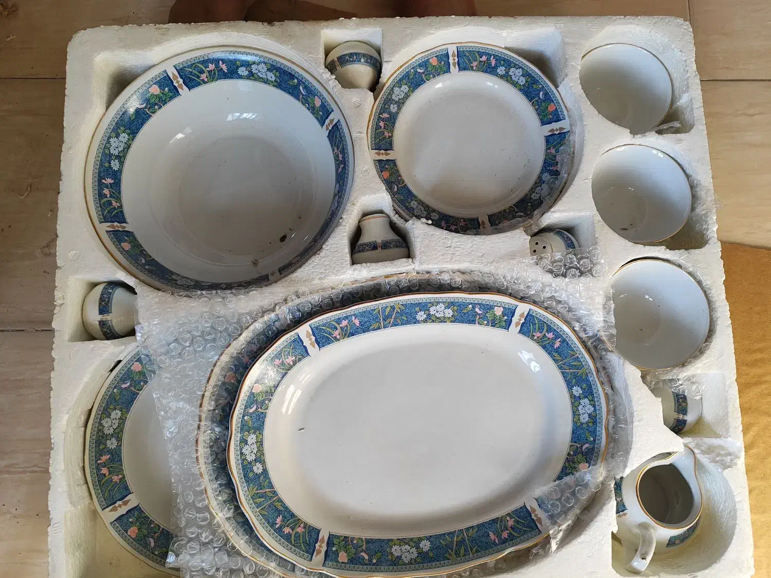 سرویس ۶نفره حمید|ظروف سرو و پذیرایی|قرچک, پویینک|دیوار