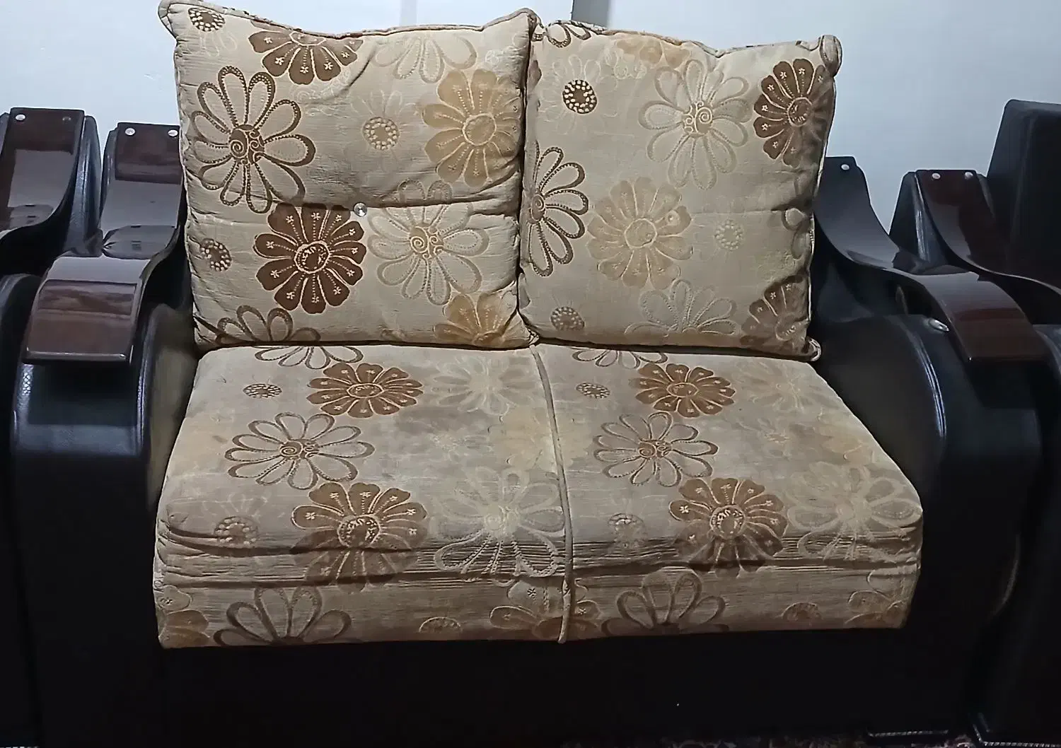 مبل تمیز بدون خرابی|مبلمان خانگی و میز عسلی|رشت, حافظ آباد|دیوار