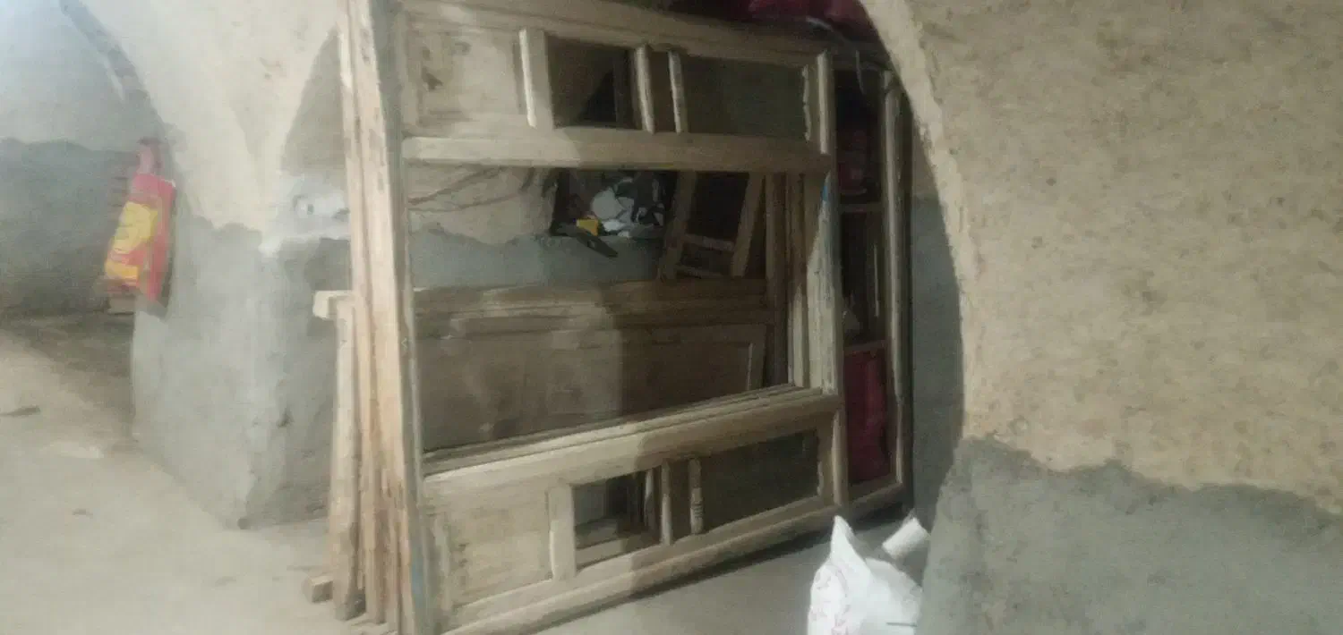 درب چوبی قدیمی|کلکسیون اشیاء عتیقه|بابا حیدر, |دیوار